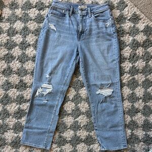 Madewell The Curvy Mom Jean in Light Blue Denim